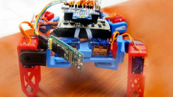 Jóvenes mexicanos dise?an robot arácnido con control Bluetooth