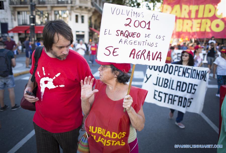 Marcha en el marco de los 15 a?os de las protestas contra el estado de sitio decretado en Argentina