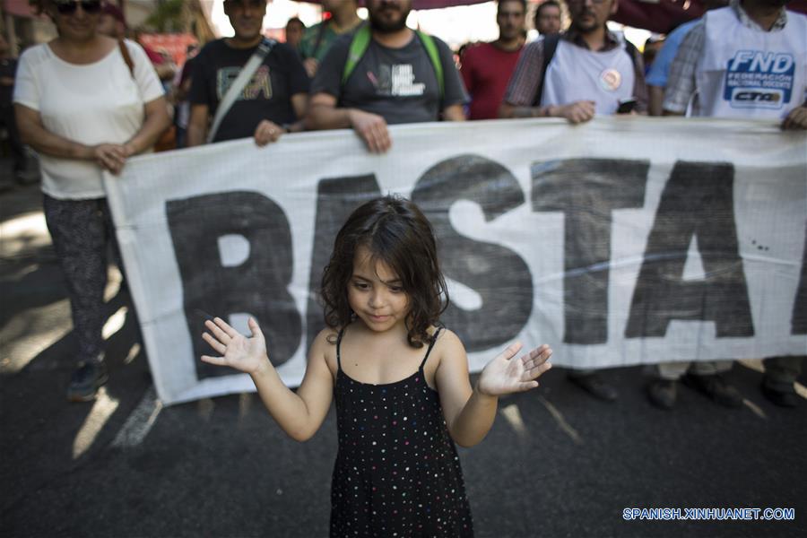 Marcha en el marco de los 15 a?os de las protestas contra el estado de sitio decretado en Argentina