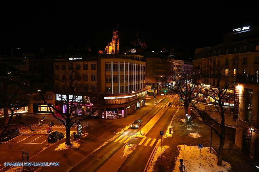 Suiza: Vista nocturna del paisaje de Lausana