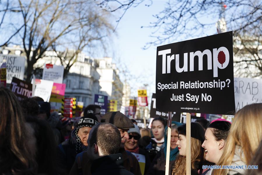 "Marcha de Mujeres" y protesta frente a la Embajada de Estados Unidos de América en Londres