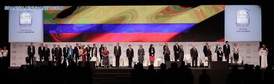 Santos pide unión durante instalación de Cumbre Mundial de Premios Nobel de la Paz