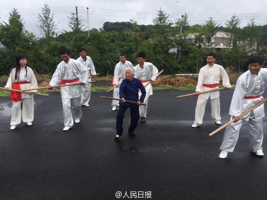 La “abuela del Kung Fu” muestra su agilidad a los 94 a?os