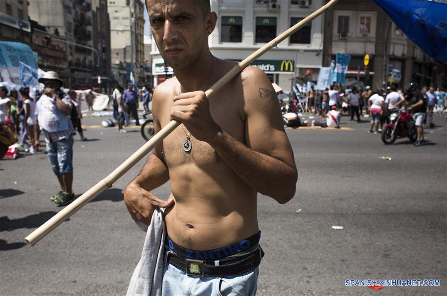 La jornada de ollas populares y acampe se llevó a cabo en Buenos Aires