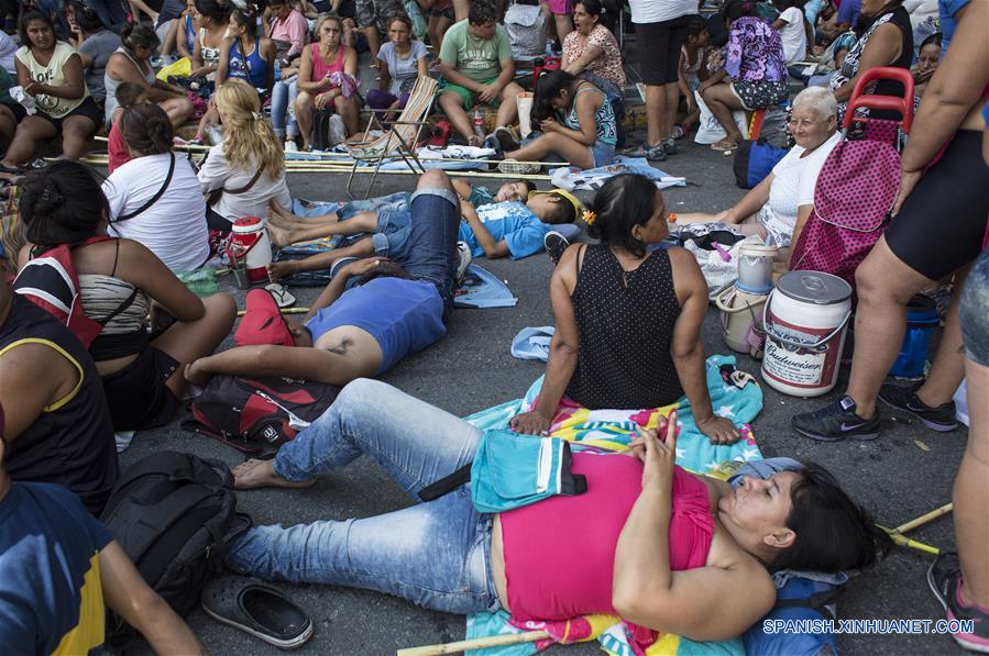 La jornada de ollas populares y acampe se llevó a cabo en Buenos Aires