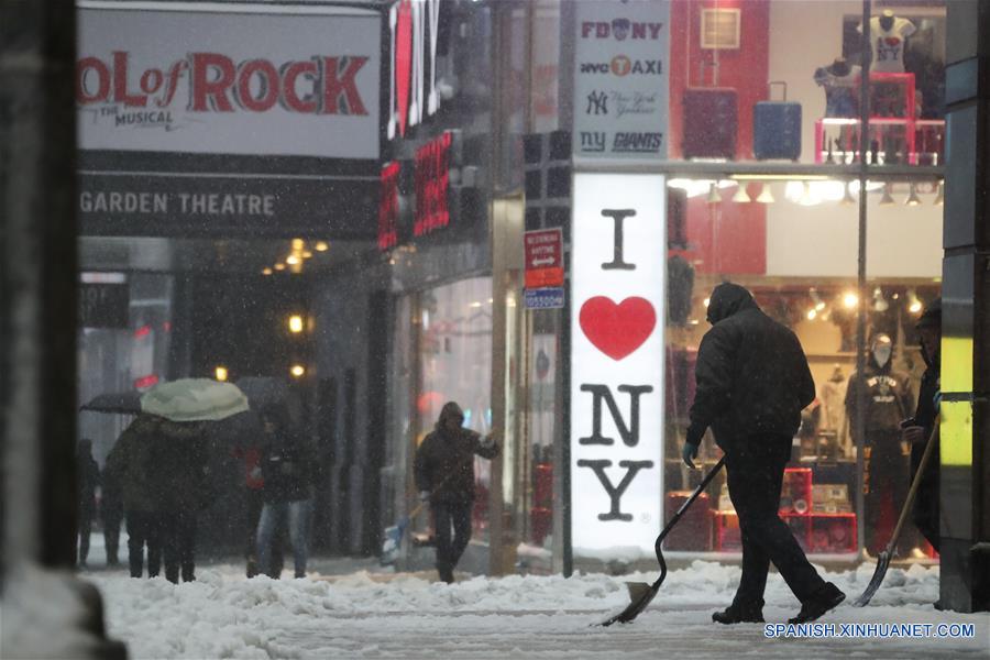 Tormenta invernal azota noreste de Estados Unidos y se cancelan 6.000 vuelos