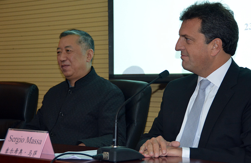 Sergio Massa, diputado argentino y líder del Frente Renovador, disertó sobre la relación América Latina-China en el Instituto de Estudios sobre América Latina de la Academia de Ciencias Sociales de China. (Foto: YAC)