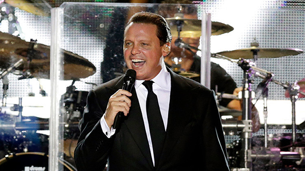 Detienen al cantante mexicano Luis Miguel en Los ángeles