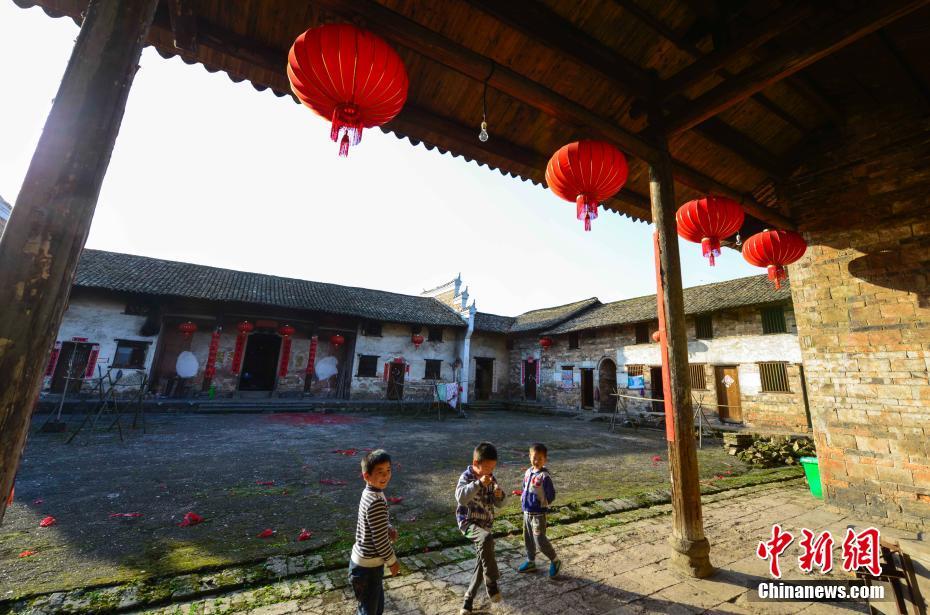 Vista panorámica de la casa cerrada más grande del oeste de Jiangxi