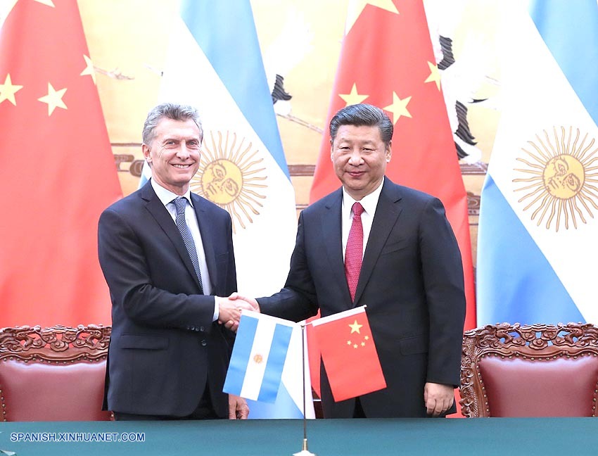 El presidente de China, Xi Jinping, sostuvo hoy conversaciones con su homólogo argentino, Mauricio Macri, y ambas partes acordaron ampliar la cooperación de beneficio mutuo en todas las áreas y promover más las relaciones bilaterales.(Xinhua/Ma Zhancheng)