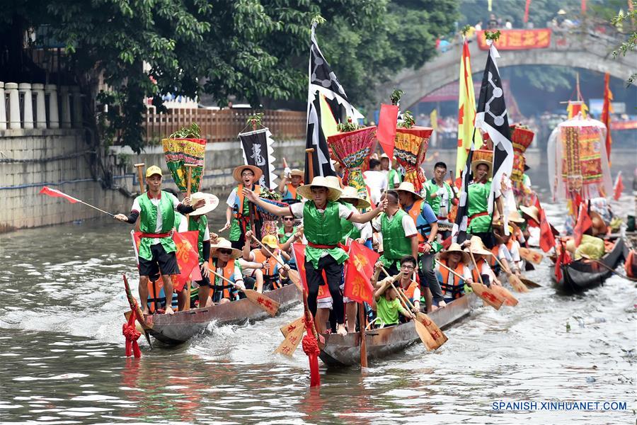 Actividad de botes de dragón, en Guangzhou