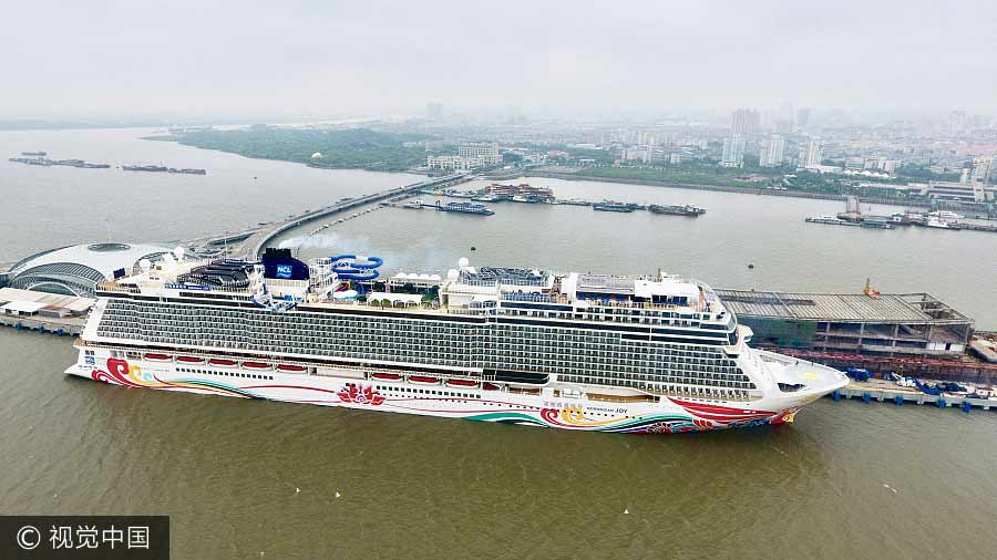 Norwegian Joy, el crucero más grande de la región de Asia-Pacífico, inicia su viaje inaugural desde Shanghai, el 10 de junio de 2017, con más de mil pasajeros a bordo para un viaje de cuatro días. [Foto / VCG]