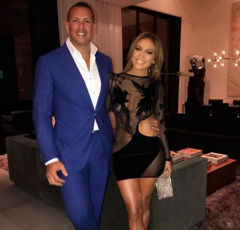 Jennifer Lopez celebra su cumplea?os sin ropa interior