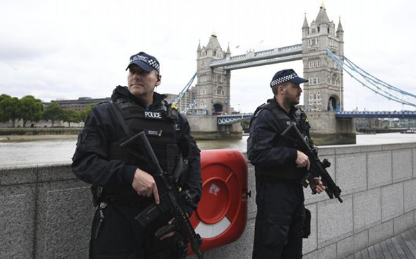 Detienen a un segundo hombre por el ataque ante el Palacio de Buckingham