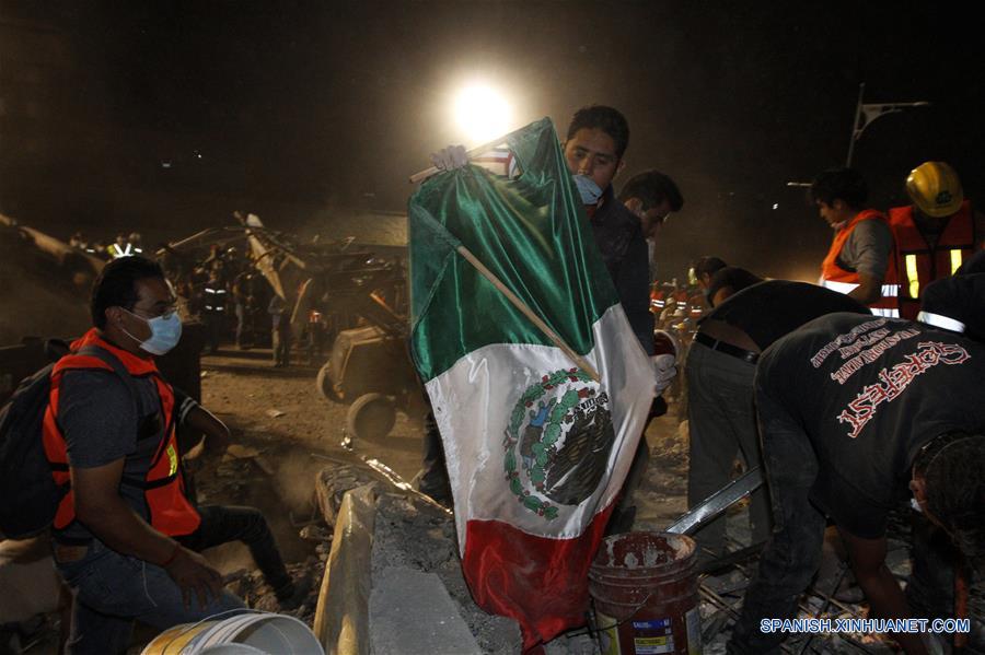 Suman 194 los muertos por terremoto en México