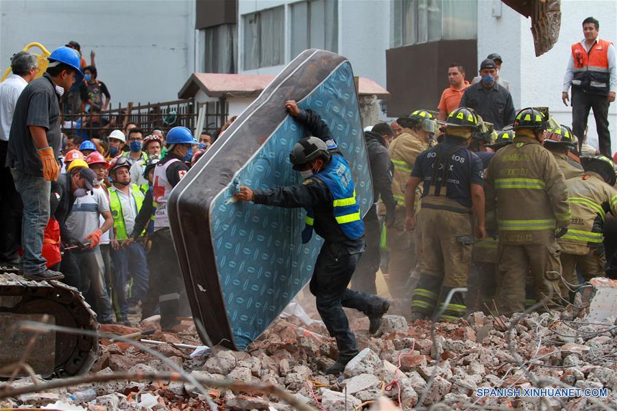 Suman 194 los muertos por terremoto en México