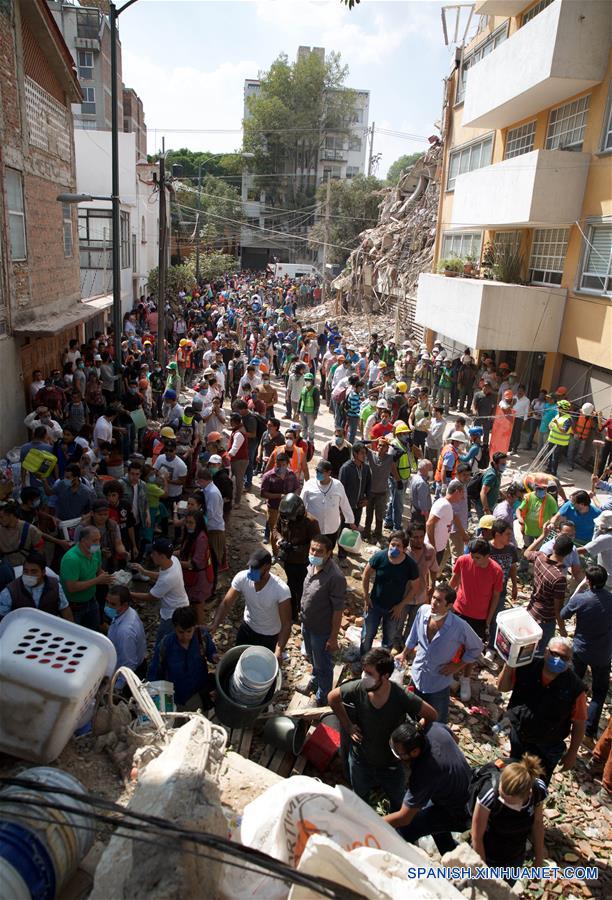 Suman 194 los muertos por terremoto en México