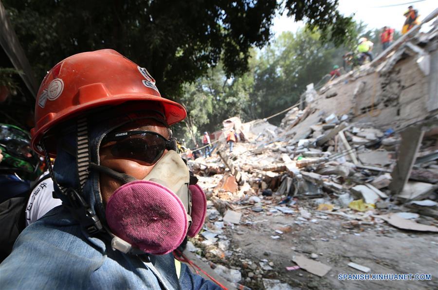 Suman 194 los muertos por terremoto en México