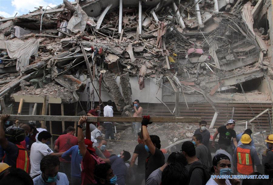 Suman 194 los muertos por terremoto en México