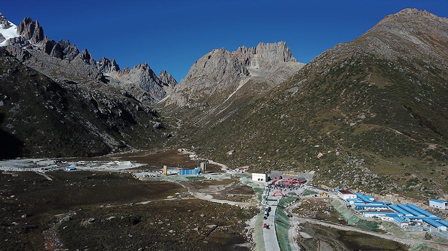 China inaugura túnel de carretera más alto del mundo