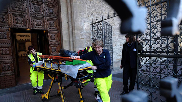 Muere un turista espa?ol en Florencia golpeado por la piedra de una iglesia