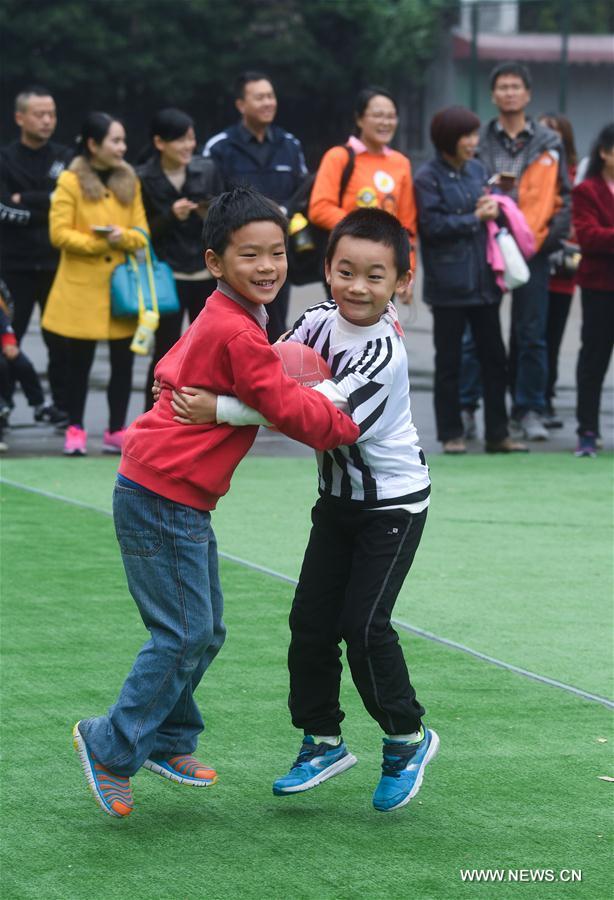 Organizan actividad deportiva en Zhejiang para mejorar la fuerza física de los ni?os