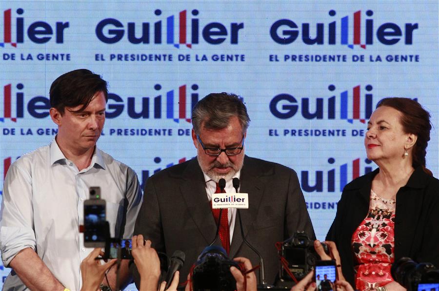 Guillier felicita a Pi?era por su triunfo en elecciones presidenciales de Chile