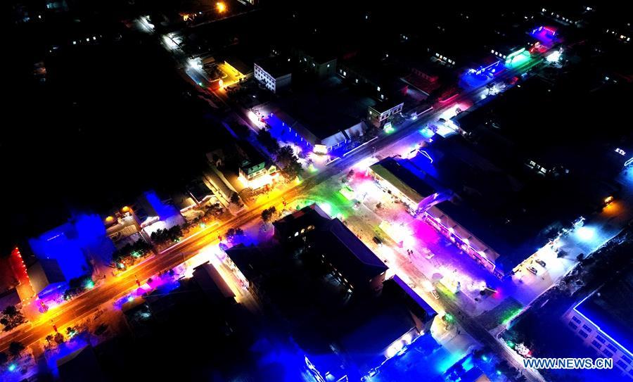 Paisaje nocturno en la aldea Beiji, ubicada en Mohe, provincia de Heilongjiang, China, 29 de enero del 2018. (Foto: Wang Kai)