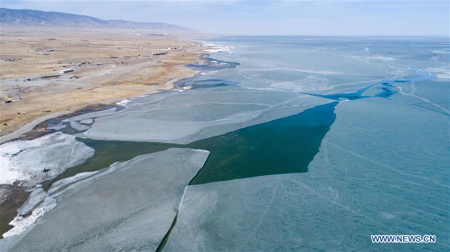 El lago más grande de China comienza a descongelarse