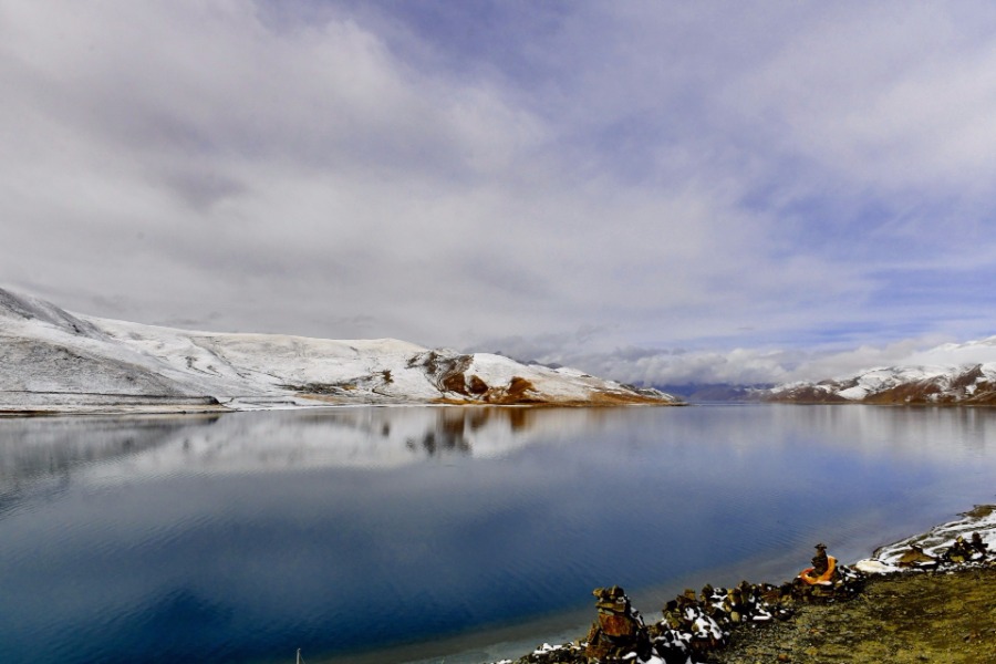 La primavera llega al lago Yamdrok