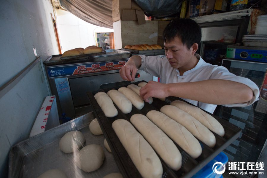 Una peque?a pizzería china logra encantar a los extranjeros de Hangzhou