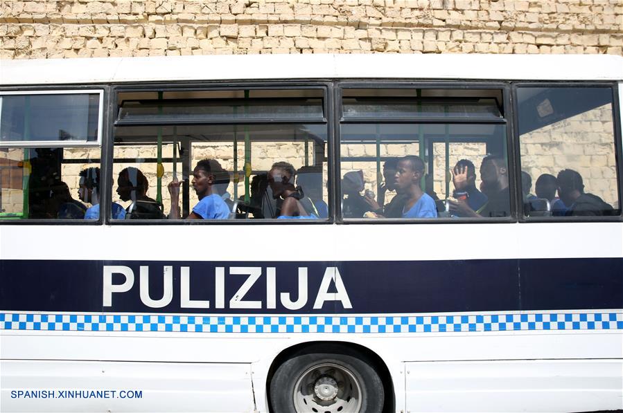 Barco de rescate Aquarius con 141 migrantes a bordo atraca en Malta