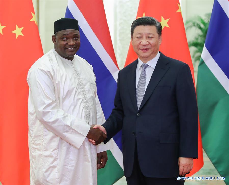 Xi se reúne con presidente de Gambia