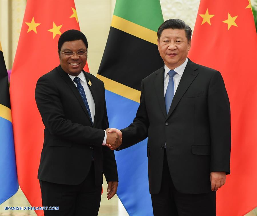 Xi se reúne con primer ministro de Tanzania