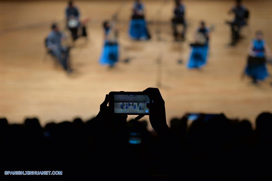 Orquesta Tradicional de Shanghai deleita al público mexicano con un recital de música tradicional china