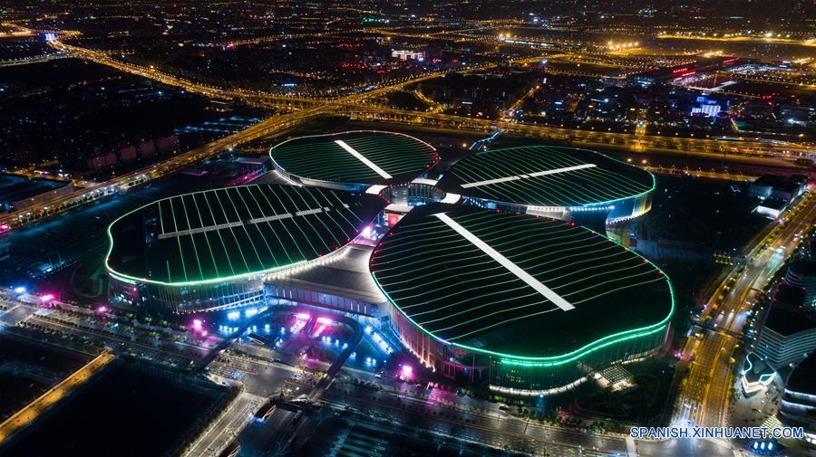 Vista del Centro Nacional de Exhibiciones y Convenciones en Shanghai