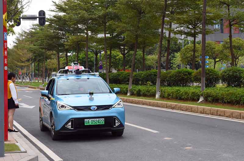 Un taxi autoconducido en la carretera de Guangzhou, provincia de Guangdong, el 1 de noviembre del 2018. [Foto: proporcionada a chinadaily.com.cn]