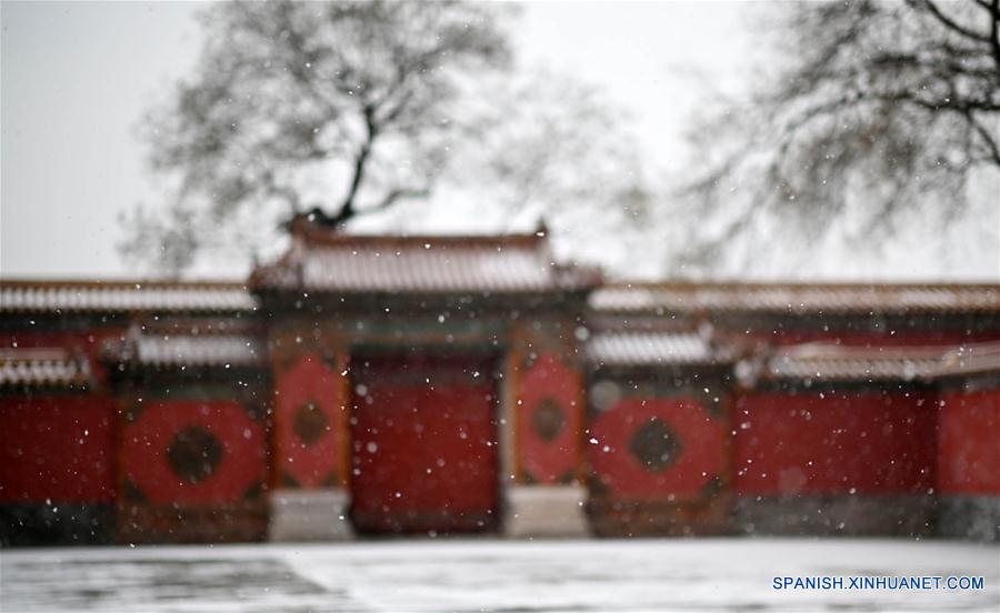 Paisaje nevado en el Museo del Palacio en Beijing