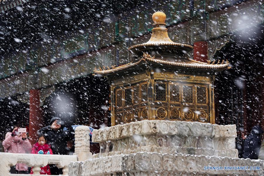 Paisaje nevado en el Museo del Palacio en Beijing