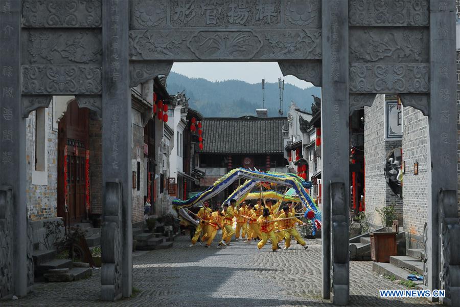 Patrimonio cultural intangible de Guizhou: danza del dragón de Longli