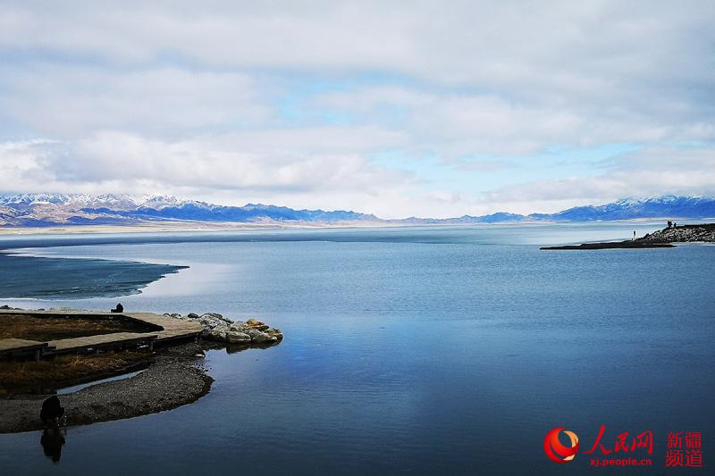 Lago Sayram: primaveral cuento de hadas en Xinjiang