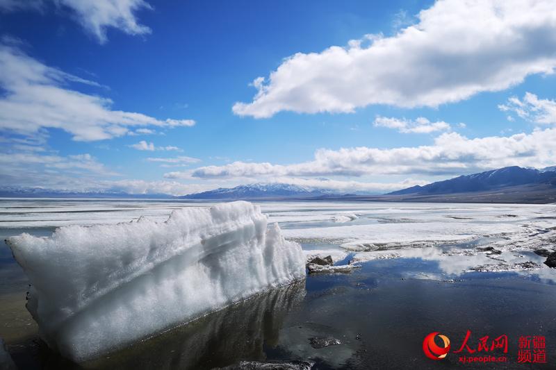 Lago Sayram: primaveral cuento de hadas en Xinjiang