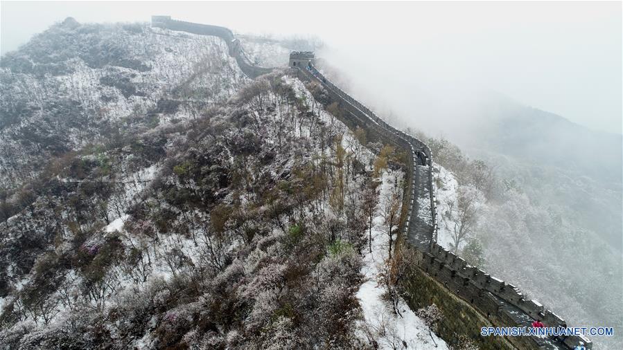 Paisaje nevado de la sección de Mutianyu de la Gran Muralla