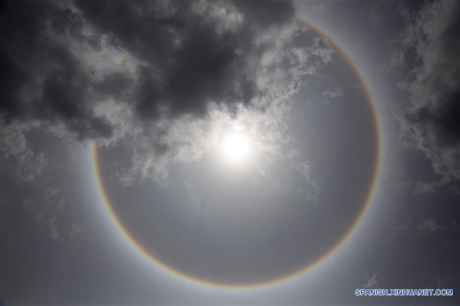 Vista de un halo solar sobre la ciudad de San José