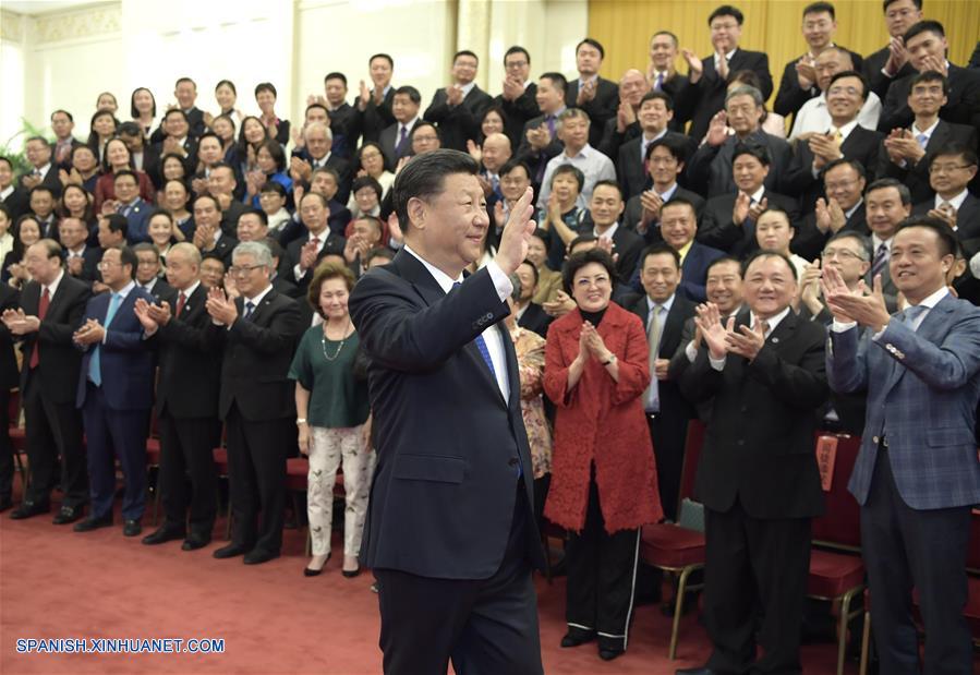 Xi se reúne con representantes de chinos de ultramar