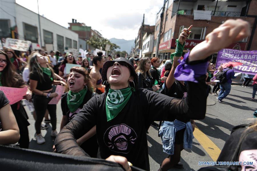 BOGOTA, 8 marzo, 2020 (Xinhua) -- Ciudadanas se manifiestan en el Día Internacional de la Mujer en Bogotá, Colombia, el 8 de marzo de 2020. (Xinhua/Jhon Paz)