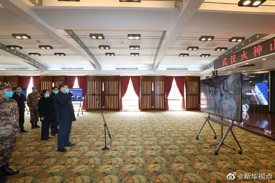 El presidente chino, Xi Jinping, visita el Hospital Huoshenshan, en Wuhan, el 10 de marzo de 2020. (Xinhua)