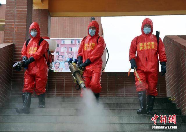 Hubei lleva a cabo la desinfección de los campus antes de la reanudación de las clases