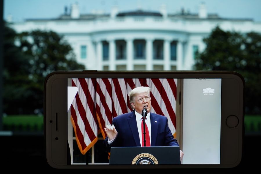 Imagen del 29 de mayo de 2020 de la transmisión en vivo del presidente de Estados Unidos, Donald Trump, hablando en una conferencia de prensa en la Casa Blanca, en la capital del país, Washington D.C. (Xinhua/Liu Jie)