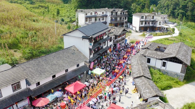 Tradicional "Encuentro de Hijas" de 2020, en Enshi, China.